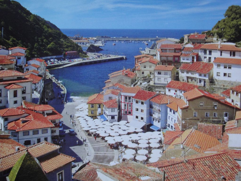Cudillero, quizs el pueblo costero ms bonito de Asturias